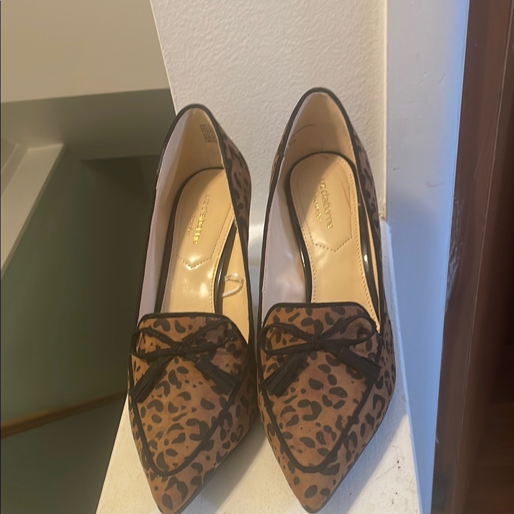 Brand New Liz Claiborne Black and Brown Heels with Sleek Pointed Toe